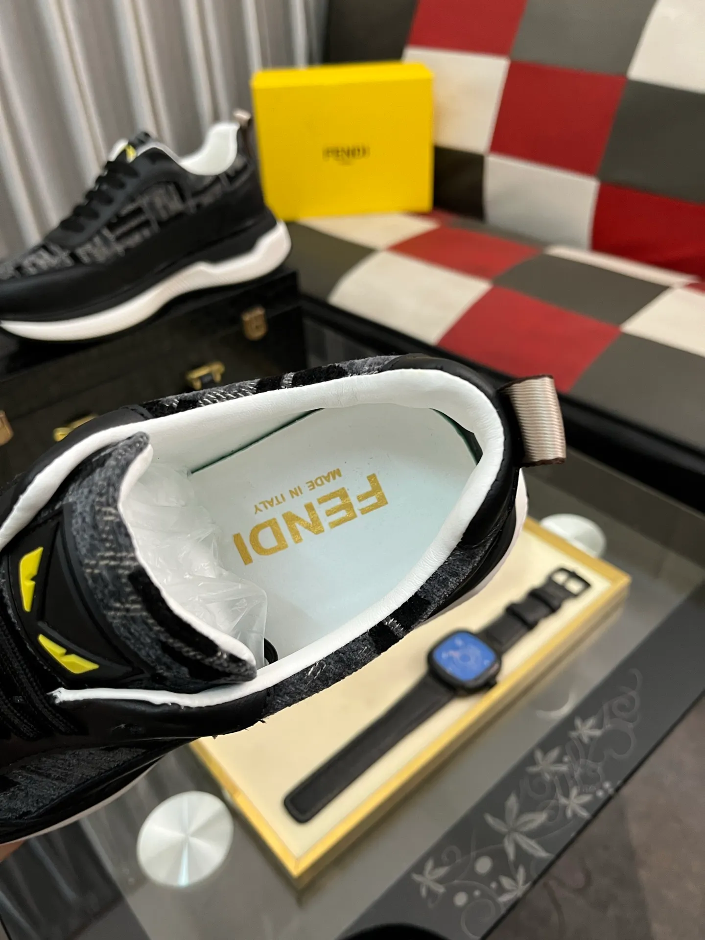 Men's Men's Shoes💰458⌚️⌚️[FENDI] Fendi's classic and comfortable men's, this complex sneaker is made of soft calfskin➕genuine leather lining➕original ultra-light rubber material with rough outsole. This unique light style is suitable for the casual and refined sensibility of this season. It is comfortable and natural on the feet. It is an everyday style for casual travel in autumn and winter! 38−444️⃣colors available